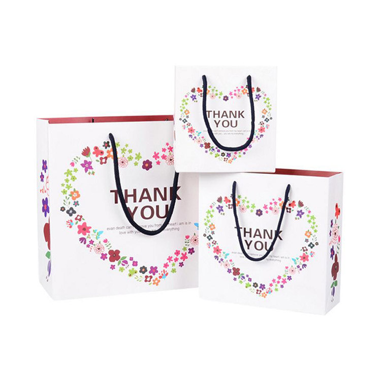 क्या पेपर बैग पैकेजिंग को स्थायी व्यवसाय के लिए स्मार्ट विकल्प बनाता है?