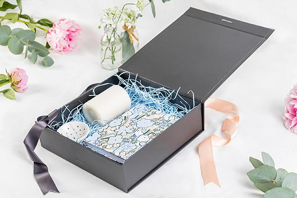 Luxury Rigid Magnetic Closure Gift Box With Dual Ribbons