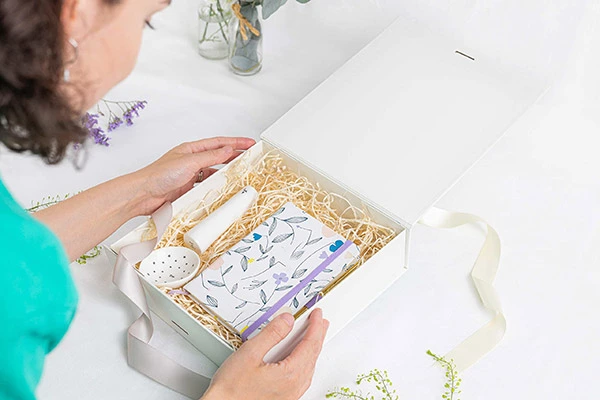 Luxury Rigid Magnetic Closure Gift Box With Dual Ribbons